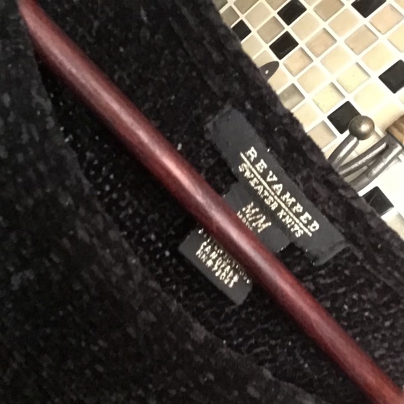 Elegant/ casual Revamped sweater sz medium - Picture 7 of 7